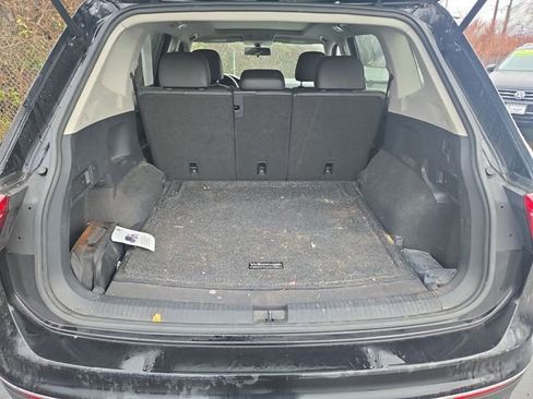Used 2020 Volkswagen Tiguan SE w/ Panoramic Sunroof Package image 12