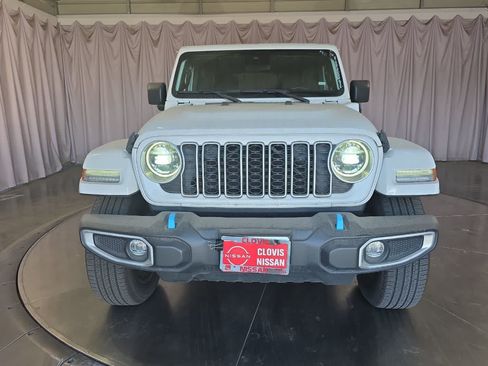 Used 2024 Jeep Wrangler Unlimited Sahara AWD/4WD image 11