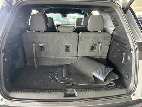 Used 2024 Chevrolet Traverse LT AWD/4WD image 44