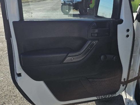 Used 2016 Jeep Wrangler Unlimited Sport image 14