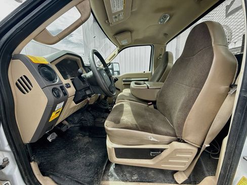 Used 2008 Ford F550 4x4 Regular Cab Super Duty image 18
