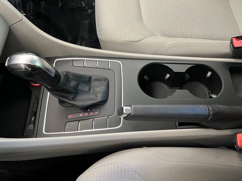 Used 2018 Volkswagen Passat 2.0T S image 21