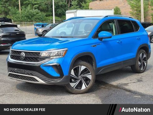 Used 2024 Volkswagen Taos SE AWD/4WD image 1