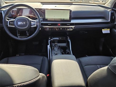 New 2025 Kia Sorento S image 8