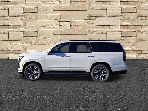 Used 2025 Cadillac Escalade Sport Platinum image 2