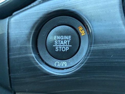 Used 2020 Jeep Grand Cherokee Laredo RWD image 26