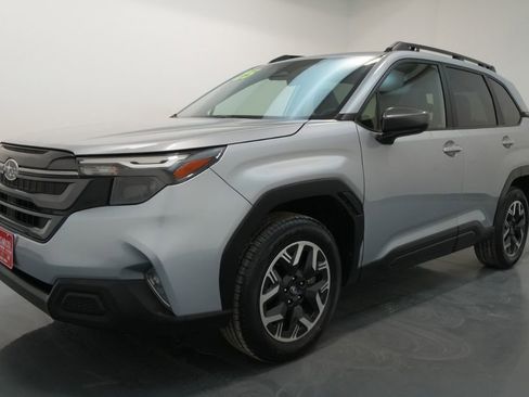 Used 2025 Subaru Forester Premium w/ Convenience Package #1 image 13