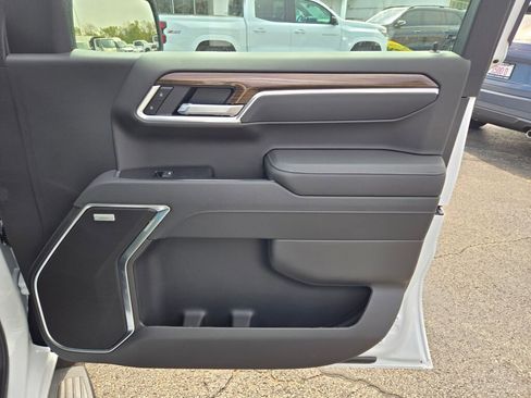 New 2026 Chevrolet Silverado 1500 RST w/ Dark Appearance Package AWD/4WD image 6