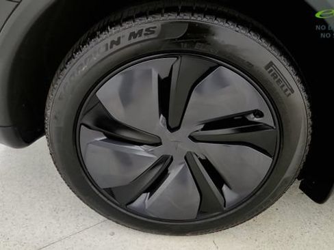 Used 2026 Tesla Model Y 2WD image 84