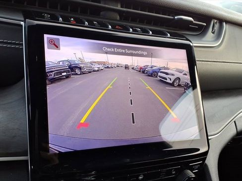 Used 2023 Jeep Grand Cherokee Limited w/ Black Appearance Package image 13