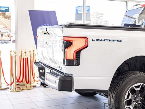 Used 2022 Ford F150 Lightning Pro AWD/4WD image 16