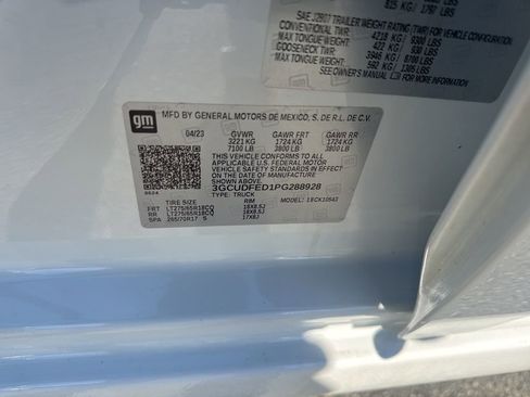 Used 2023 Chevrolet Silverado 1500 LT Trail Boss w/ Convenience Package II image 39