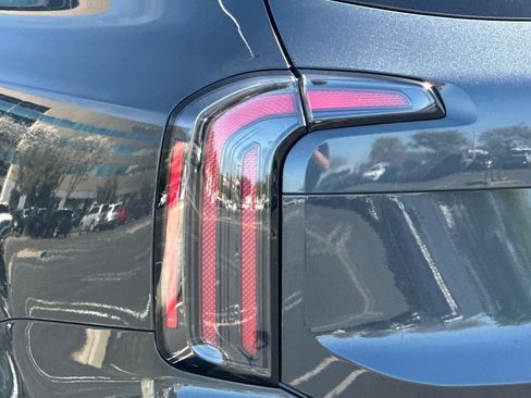 Used 2024 Kia Telluride EX image 52