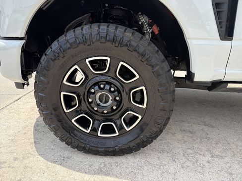 Used 2026 Ford F350 Platinum AWD/4WD image 9