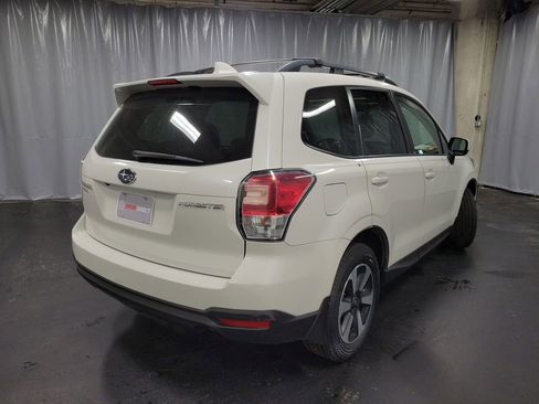 Used 2018 Subaru Forester 2.5i Premium w/ All-Weather Package image 9