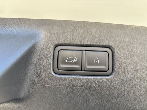 Certified 2025 Hyundai Santa Fe SE image 8