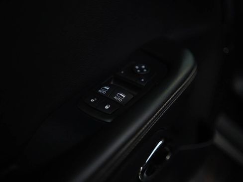 Used 2015 Dodge Challenger SRT Hellcat RWD image 89
