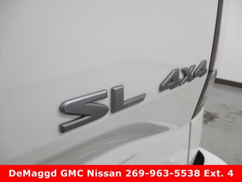 New 2025 Nissan Frontier SL image 5