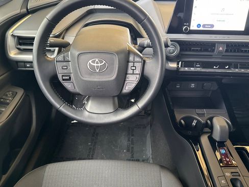 Used 2025 Toyota Prius LE image 16