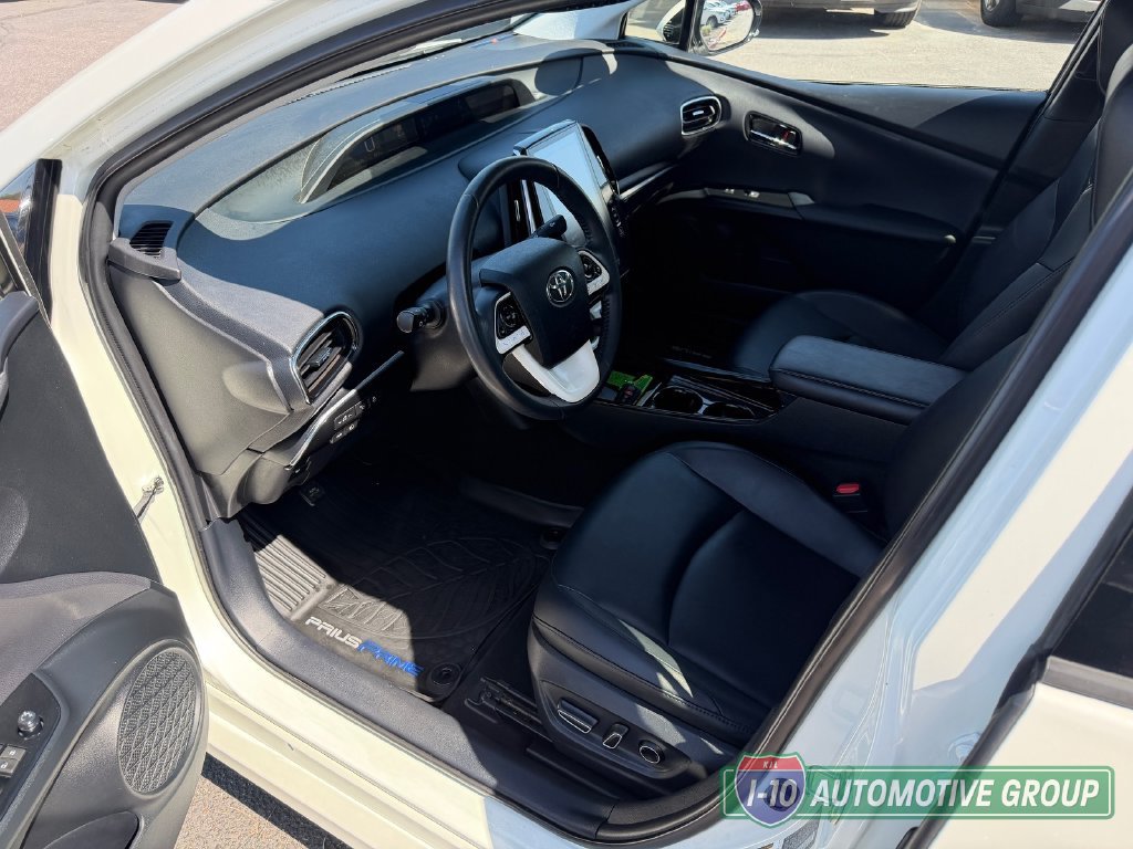Used 2017 Toyota Prius Prime Advanced FWD image 13
