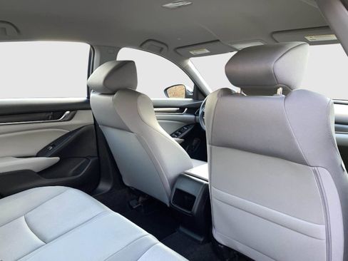Used 2019 Honda Accord LX image 38