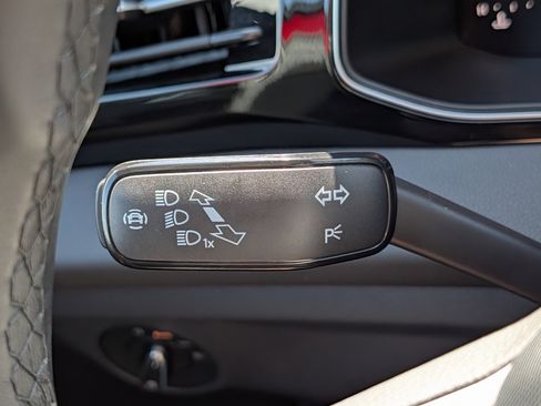 Certified 2025 Volkswagen Jetta Sport FWD image 30