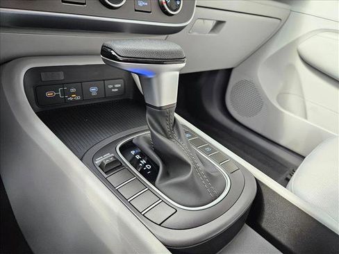 New 2026 Hyundai Kona SE image 13