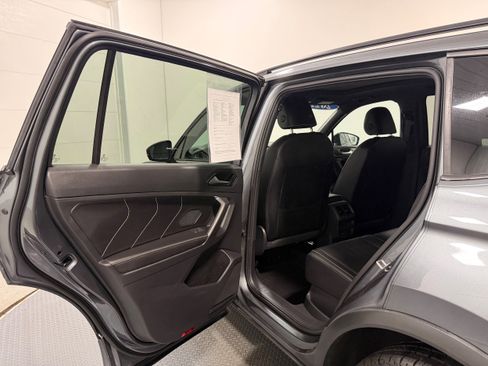 Used 2022 Volkswagen Tiguan SE R-Line image 24