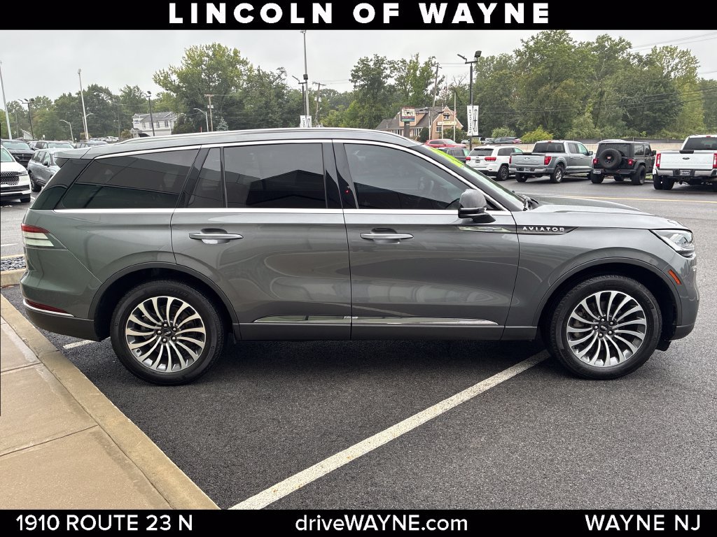 Certified 2024 Lincoln Aviator AWD w/ Premium Package image 9