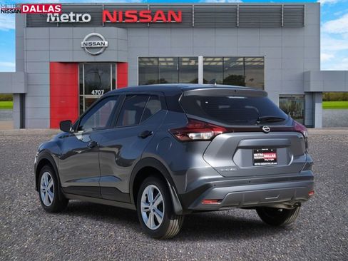 New 2025 Nissan Kicks Play S image 4