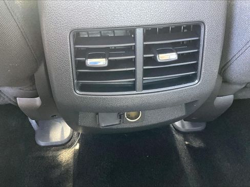 Used 2011 Ford Edge SE FWD image 34