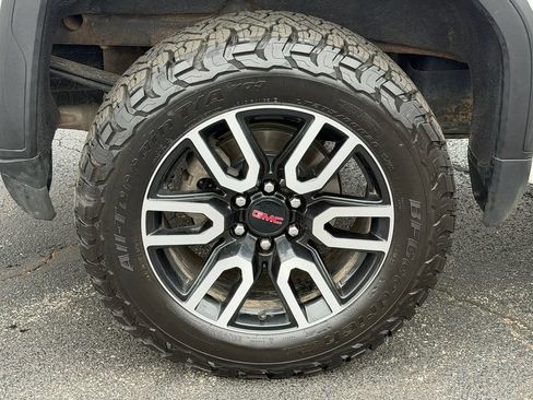 Certified 2024 GMC Sierra 1500 AT4 w/ Technology Package AWD/4WD image 10