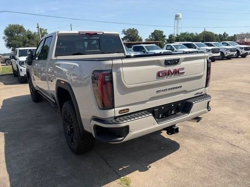 New 2026 GMC Sierra 2500 AT4 w/ AT4 Premium Plus Package AWD/4WD image 4