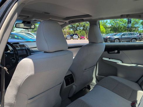 Used 2012 Toyota Camry XLE w/ Convenience Pkg FWD image 18