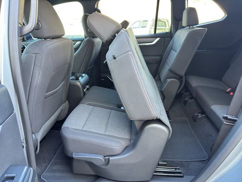 Used 2026 GMC Acadia Elevation image 18