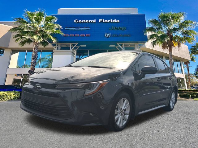Used 2024 Toyota Corolla LE w/ LE Convenience Package FWD image 8