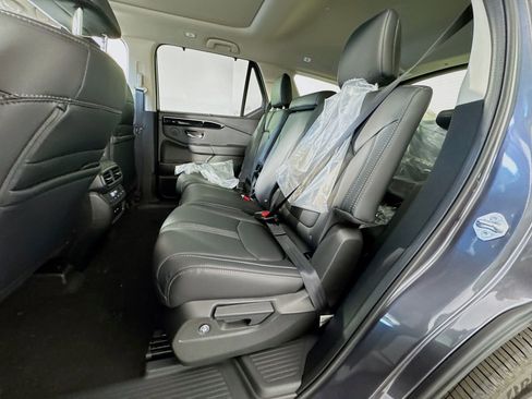 Used 2025 Honda Pilot Touring image 17
