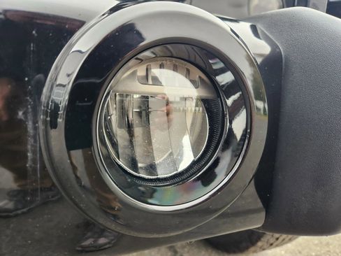 Used 2017 Jeep Wrangler Unlimited Sahara w/ Connectivity Group image 25