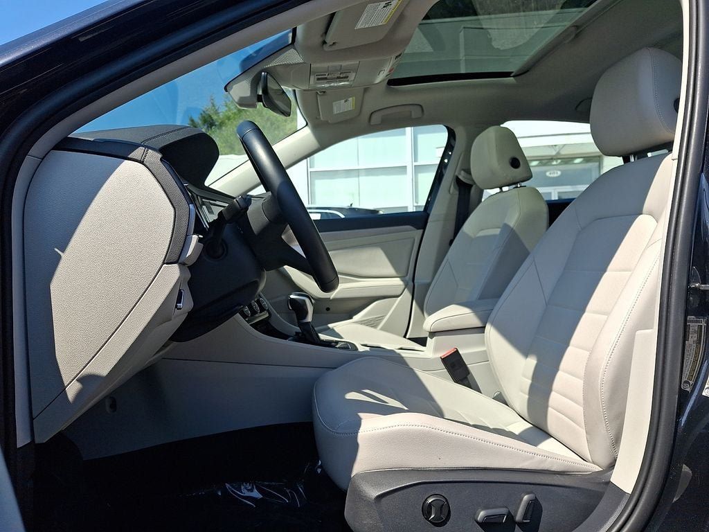 Certified 2023 Volkswagen Jetta SE FWD image 13