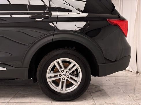 Used 2023 Ford Explorer XLT w/ Equipment Group 202A image 11