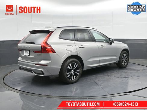 Used 2024 Volvo XC60 B5 Core image 2