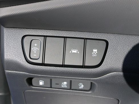 Used 2021 Hyundai Ioniq SE image 19