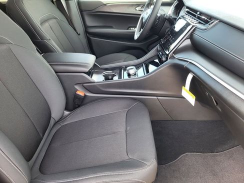 New 2026 Jeep Grand Cherokee Laredo image 13