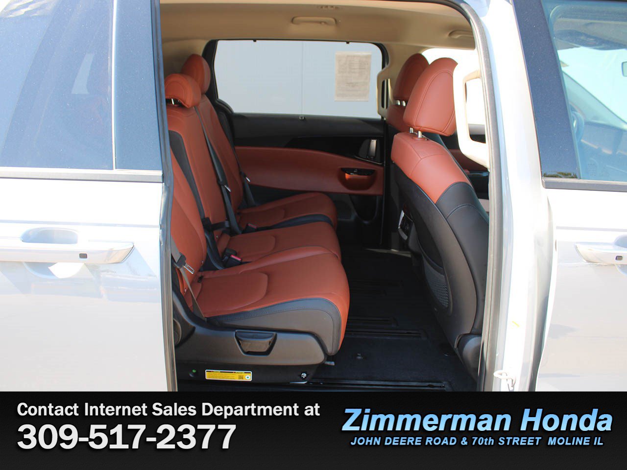 Used 2024 Kia Carnival SX FWD image 9