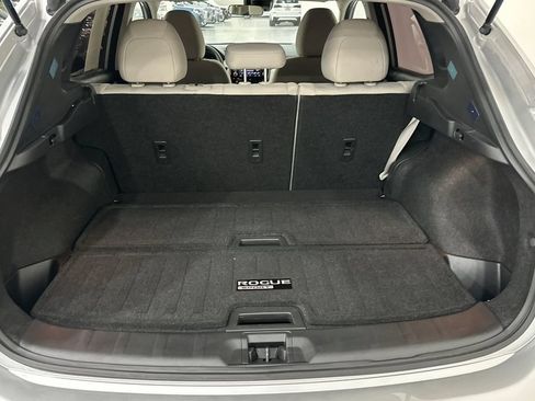 Used 2020 Nissan Rogue Sport SV FWD image 17