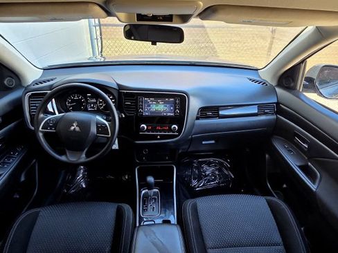 Used 2020 Mitsubishi Outlander SE AWD/4WD image 13