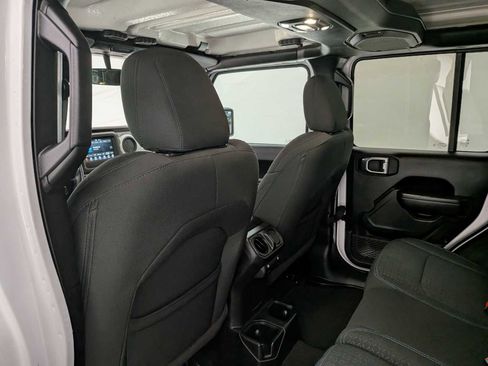 Used 2021 Jeep Wrangler Unlimited Islander image 19