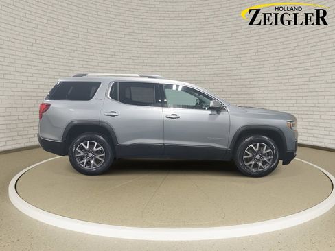 Used 2023 GMC Acadia SLE w/ Driver Convenience Package image 4