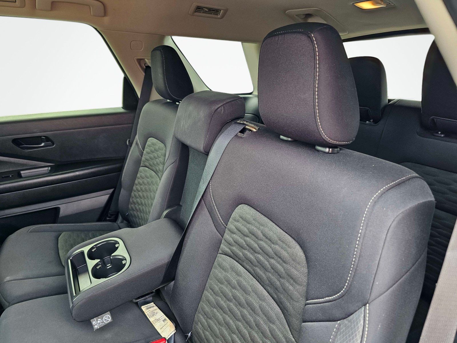 Used 2024 Nissan Pathfinder SV FWD image 30