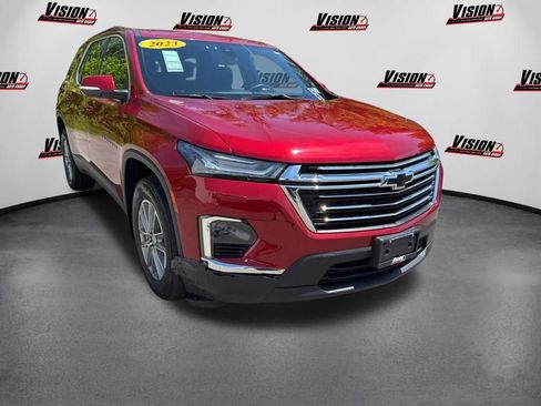Used 2023 Chevrolet Traverse LT AWD/4WD image 3